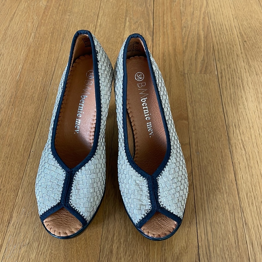 Bernie Mev open toe platform heels size 38
